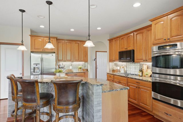 17750 74th Avenue N, Maple Grove, MN 55311
