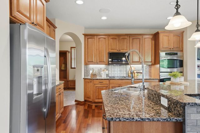 17750 74th Avenue N, Maple Grove, MN 55311