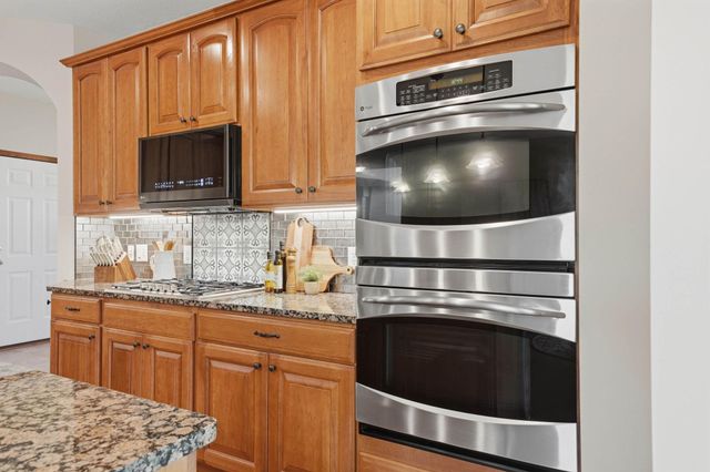 17750 74th Avenue N, Maple Grove, MN 55311