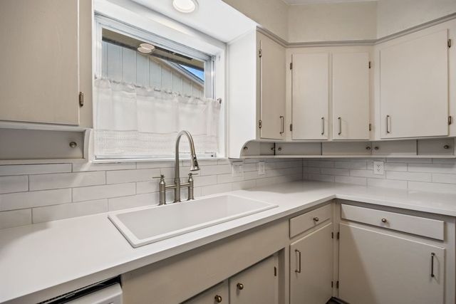 409 Circleview N, Hurst, TX 76054