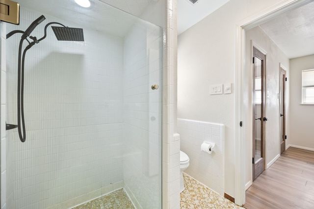 409 Circleview N, Hurst, TX 76054