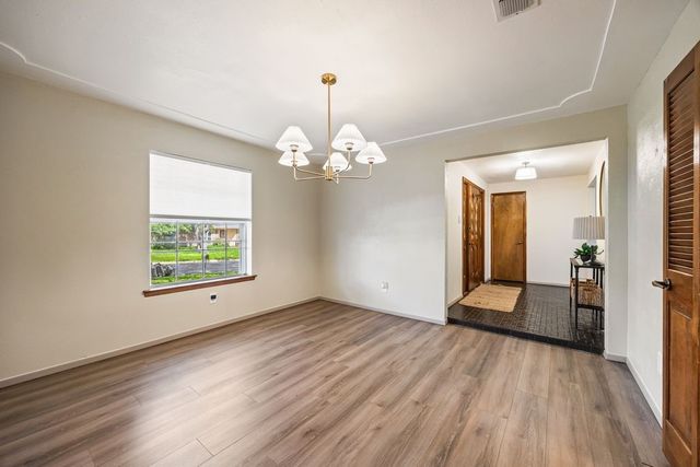 409 Circleview N, Hurst, TX 76054