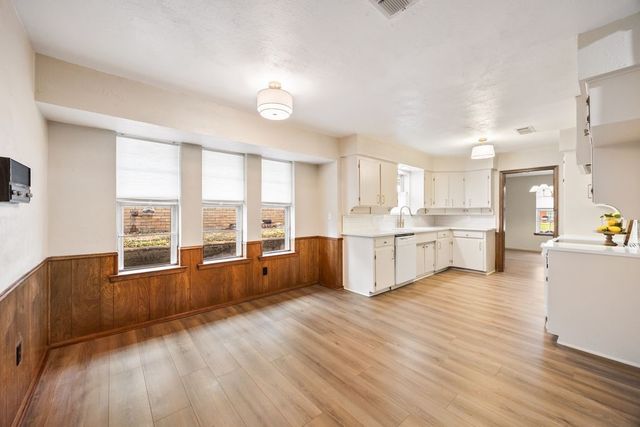 409 Circleview N, Hurst, TX 76054