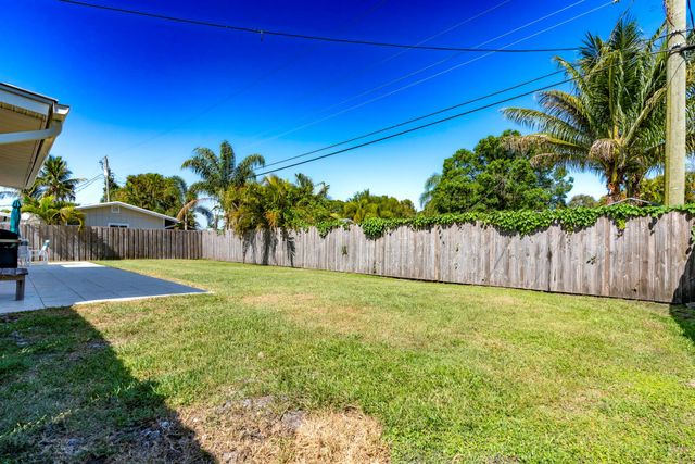 3083 SW Berry Avenue, Palm City, FL 34990