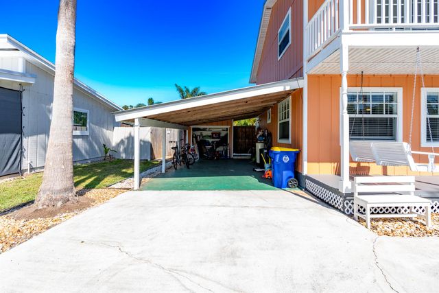 3083 SW Berry Avenue, Palm City, FL 34990