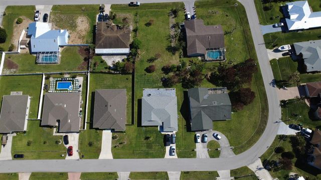 5425 NW Edgewater Avenue, Port St. Lucie, FL 34983