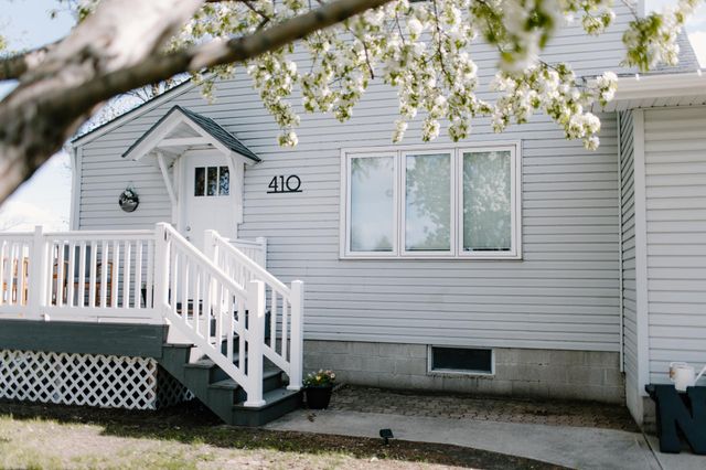 410 2nd Street NE, Hankinson, ND 58041