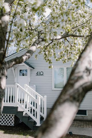 410 2nd Street NE, Hankinson, ND 58041