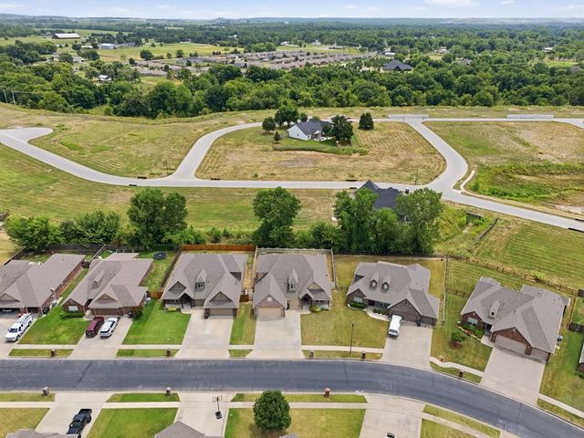 12116 E 69th Street N, Owasso, OK 74055
