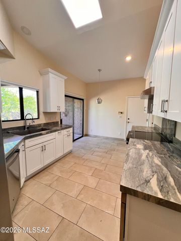 7300 E Calle Alba Serena, Tucson, AZ 85750