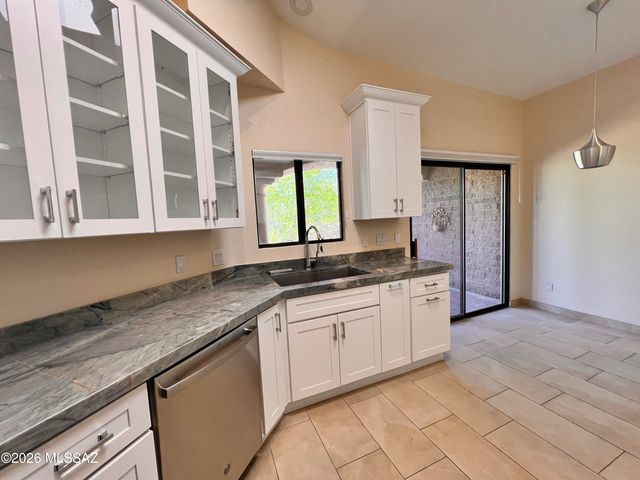 7300 E Calle Alba Serena, Tucson, AZ 85750