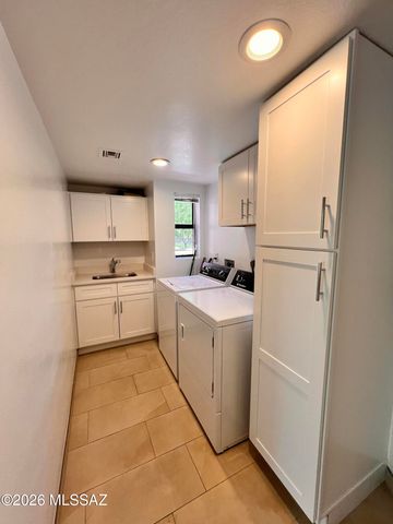 7300 E Calle Alba Serena, Tucson, AZ 85750