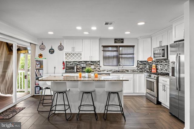 12 PINE LN, Willingboro, NJ 08046