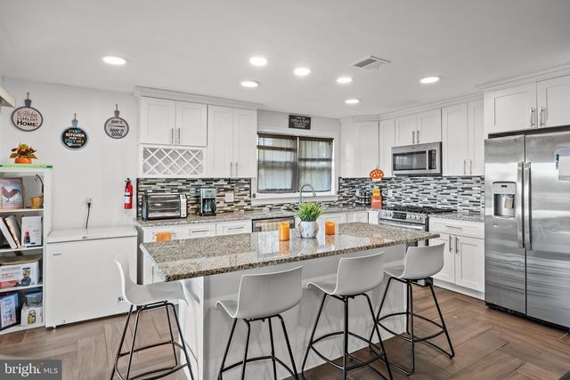 12 PINE LN, Willingboro, NJ 08046