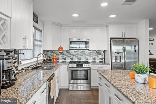 12 PINE LN, Willingboro, NJ 08046