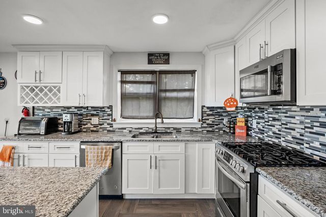 12 PINE LN, Willingboro, NJ 08046