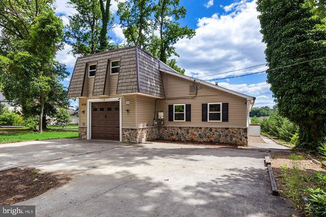 12 PINE LN, Willingboro, NJ 08046
