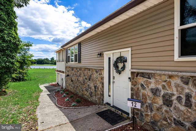 12 PINE LN, Willingboro, NJ 08046