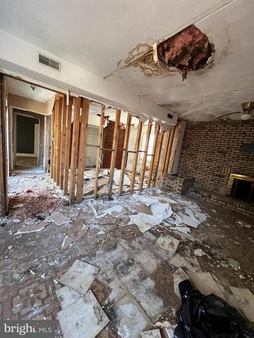 4530 DIX ST NE, Washington, DC 20019