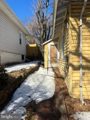 4530 DIX ST NE, Washington, DC 20019