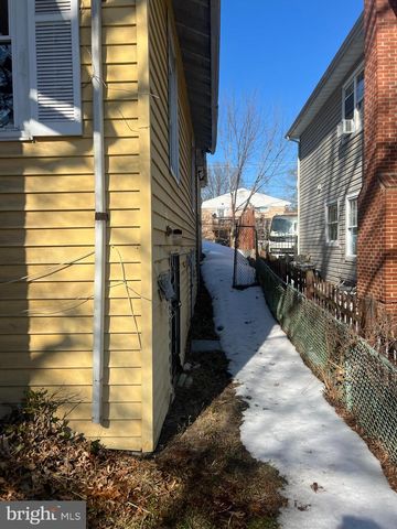 4530 DIX ST NE, Washington, DC 20019