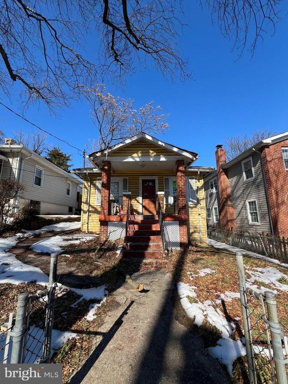 4530 DIX ST NE, Washington, DC 20019