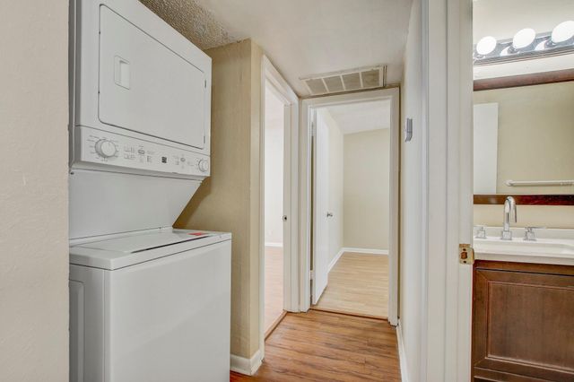 2408 Longview ST 211, Austin, TX 78705