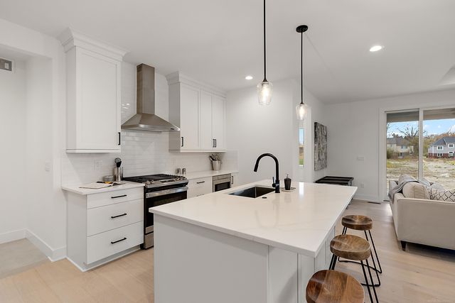 5926 Everton Avenue, Troy, MI 48085