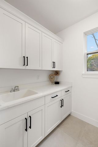 5926 Everton Avenue, Troy, MI 48085