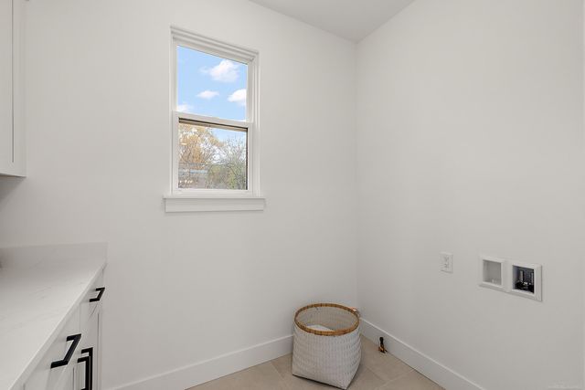 5926 Everton Avenue, Troy, MI 48085