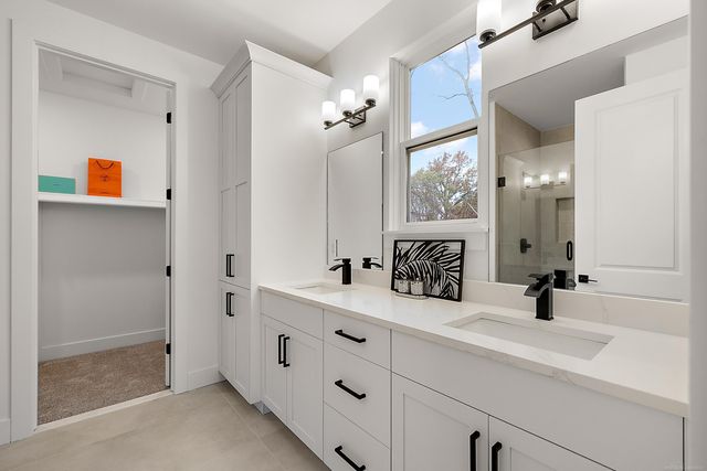 5926 Everton Avenue, Troy, MI 48085