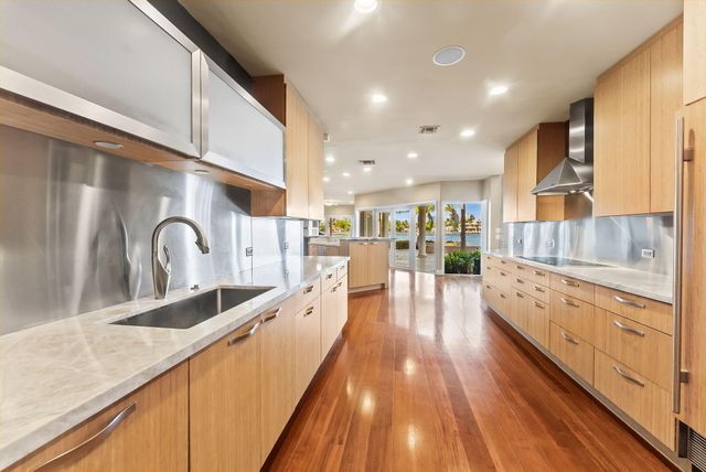 3 Isla Bahia Drive, Fort Lauderdale, FL 33316