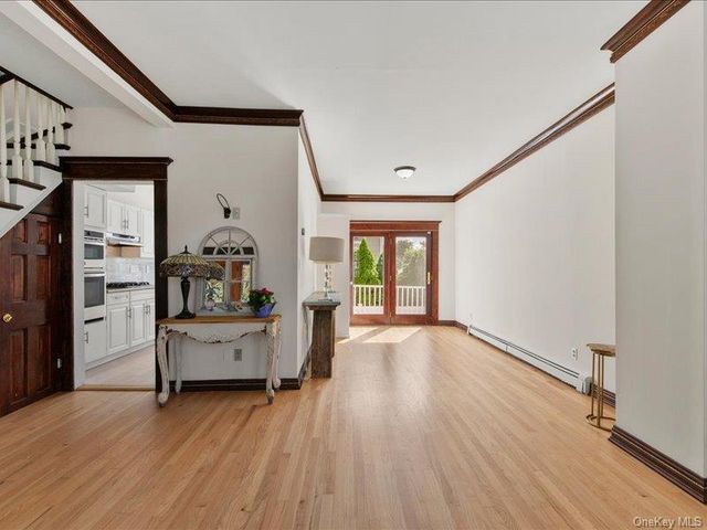 39 12th Avenue, Sea Cliff, NY 11579