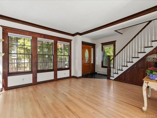 39 12th Avenue, Sea Cliff, NY 11579