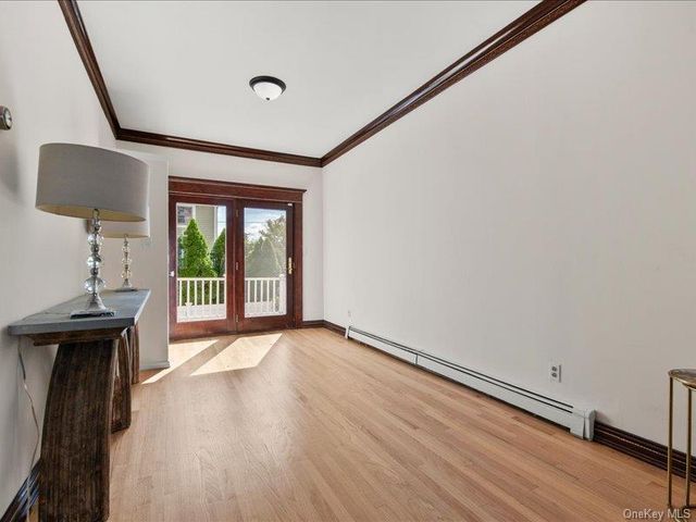 39 12th Avenue, Sea Cliff, NY 11579