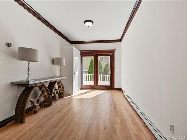 39 12th Avenue, Sea Cliff, NY 11579