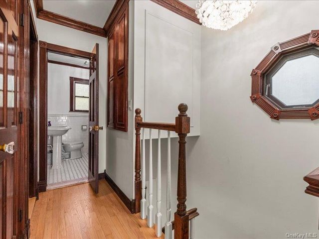 39 12th Avenue, Sea Cliff, NY 11579