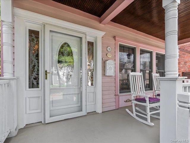 39 12th Avenue, Sea Cliff, NY 11579