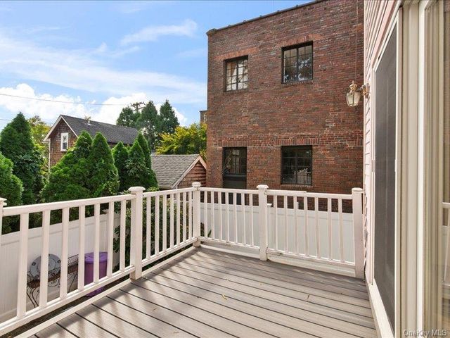 39 12th Avenue, Sea Cliff, NY 11579