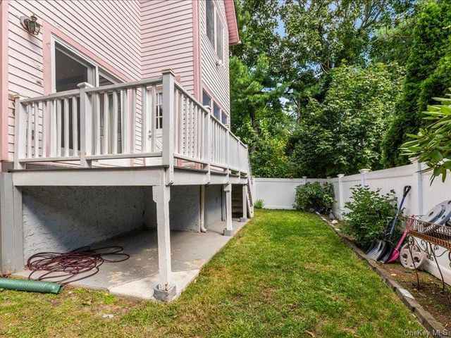 39 12th Avenue, Sea Cliff, NY 11579