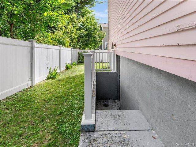 39 12th Avenue, Sea Cliff, NY 11579