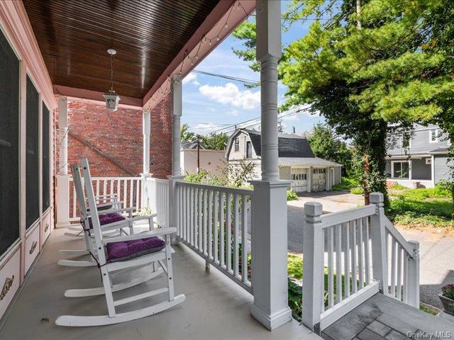 39 12th Avenue, Sea Cliff, NY 11579