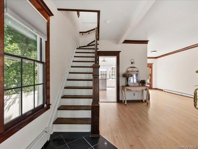 39 12th Avenue, Sea Cliff, NY 11579