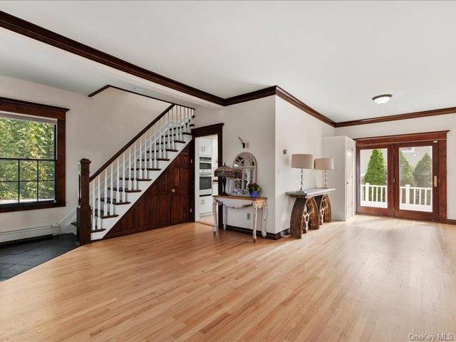 39 12th Avenue, Sea Cliff, NY 11579