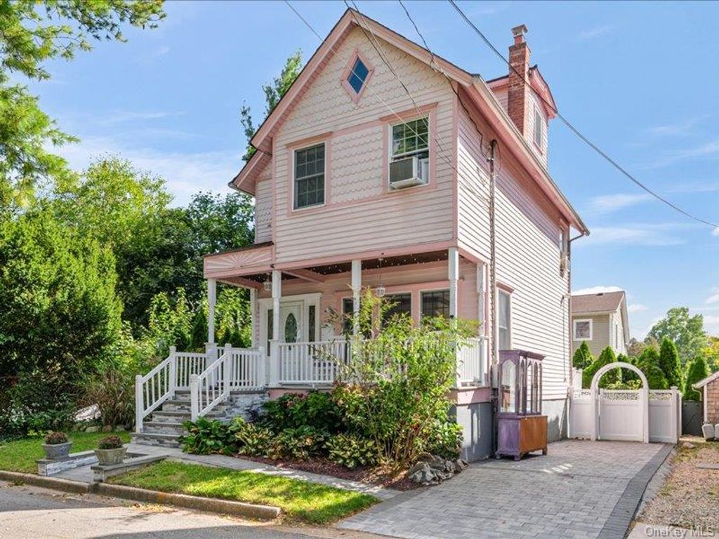 39 12th Avenue, Sea Cliff, NY 11579 — exterior