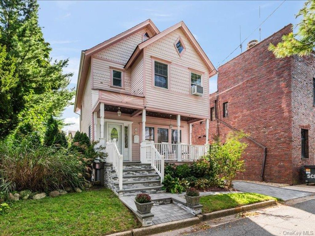39 12th Avenue, Sea Cliff, NY 11579 — photo 2