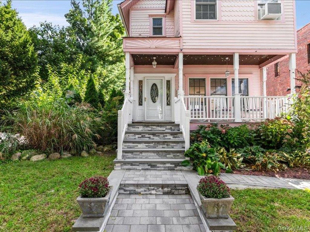 39 12th Avenue, Sea Cliff, NY 11579 — photo 3