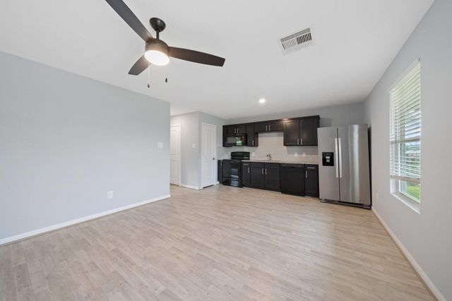 17038 Marie Village Drive, Conroe, TX 77306