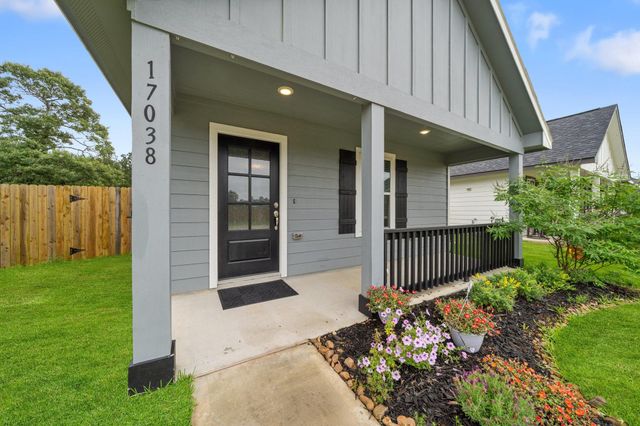 17038 Marie Village Drive, Conroe, TX 77306