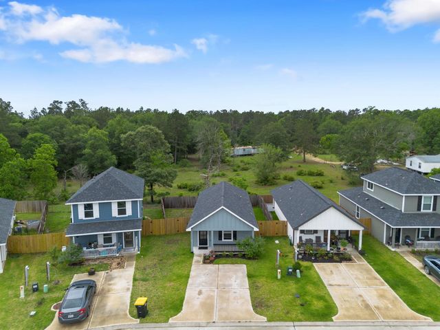 17038 Marie Village Drive, Conroe, TX 77306